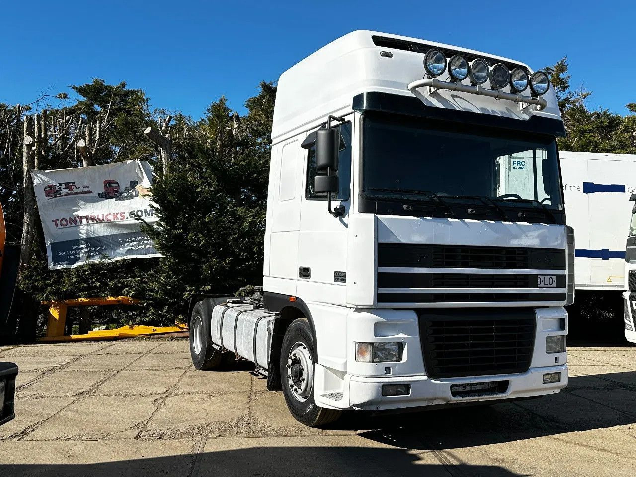 DAF XF 95.480 4X2 Tractor-unit Spring/Air ZF Manual - Vlačilec: slika 1 DAF XF 95.480 4X2 Tractor-unit Spring/Air ZF Manual - Vlačilec: slika 1