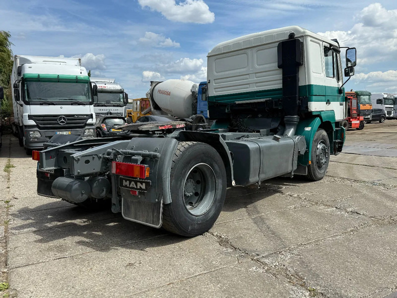 MAN 19.403 4X2 Tractor-unit Spring/Air ZF Manual Gear Low cabine - Vlačilec: slika 4 MAN 19.403 4X2 Tractor-unit Spring/Air ZF Manual Gear Low cabine - Vlačilec: slika 4
