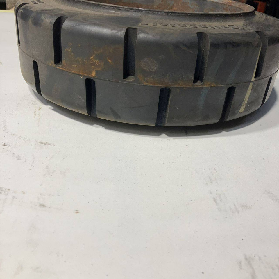 2X Continental 300-100-203 grip tyres - Guma za Oprema za rokovanje z materiali: slika 3 2X Continental 300-100-203 grip tyres - Guma za Oprema za rokovanje z materiali: slika 3