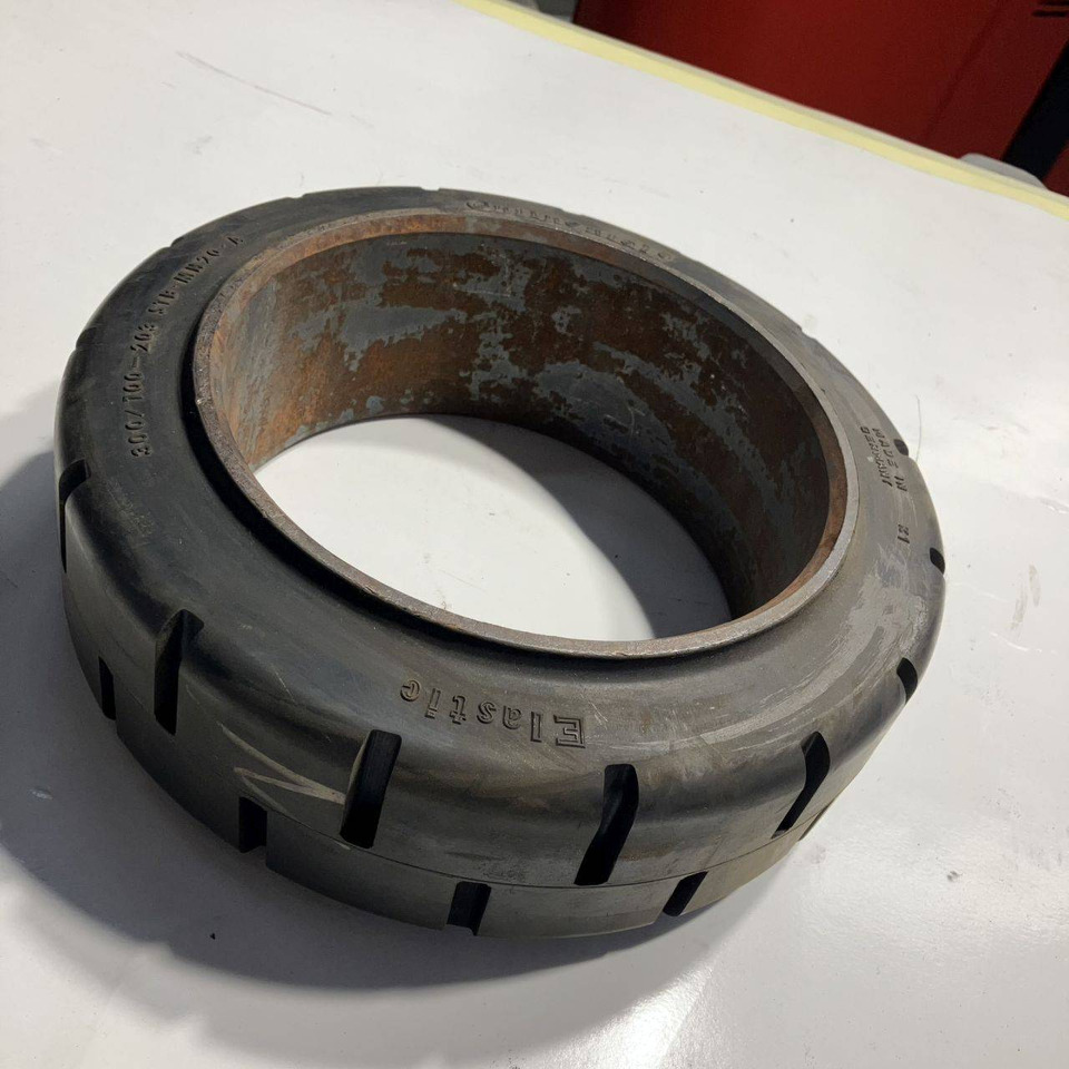 2X Continental 300-100-203 grip tyres - Guma za Oprema za rokovanje z materiali: slika 2 2X Continental 300-100-203 grip tyres - Guma za Oprema za rokovanje z materiali: slika 2