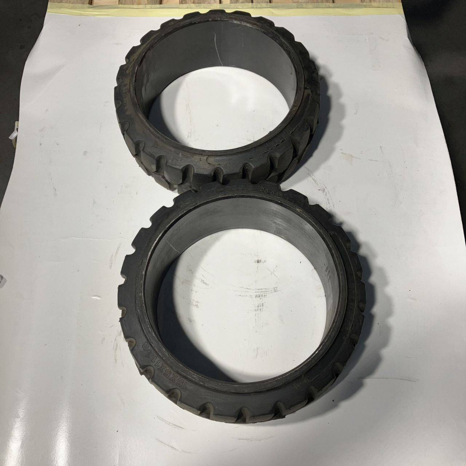 2X Magnum Solideal 15x5x11 1/4 tyres - Guma za Oprema za rokovanje z materiali: slika 1 2X Magnum Solideal 15x5x11 1/4 tyres - Guma za Oprema za rokovanje z materiali: slika 1