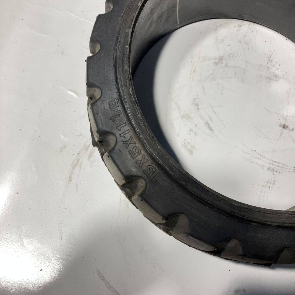 2X Magnum Solideal 15x5x11 1/4 tyres - Guma za Oprema za rokovanje z materiali: slika 5 2X Magnum Solideal 15x5x11 1/4 tyres - Guma za Oprema za rokovanje z materiali: slika 5