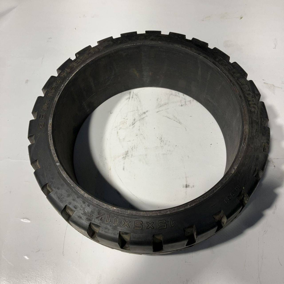 2X trelleborg 15x5x11 1/4 tyres - Guma za Oprema za rokovanje z materiali: slika 1 2X trelleborg 15x5x11 1/4 tyres - Guma za Oprema za rokovanje z materiali: slika 1