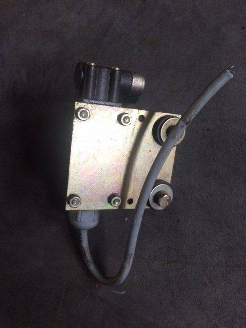 2XPosition Switch for Linde K15-4, and Still M15-4 - Stikalo volanskega droga za Oprema za rokovanje z materiali: slika 2 2XPosition Switch for Linde K15-4, and Still M15-4 - Stikalo volanskega droga za Oprema za rokovanje z materiali: slika 2