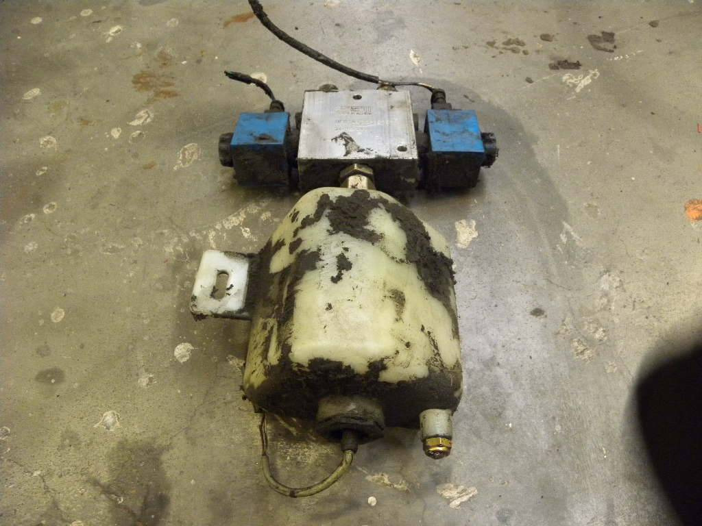 Control valve for Om Pimespo TSX20 - Hidravlični ventil za Oprema za rokovanje z materiali: slika 2 Control valve for Om Pimespo TSX20 - Hidravlični ventil za Oprema za rokovanje z materiali: slika 2