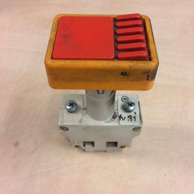 Emergency stop switch ERD 220 - Stikalo volanskega droga za Oprema za rokovanje z materiali: slika 1 Emergency stop switch ERD 220 - Stikalo volanskega droga za Oprema za rokovanje z materiali: slika 1