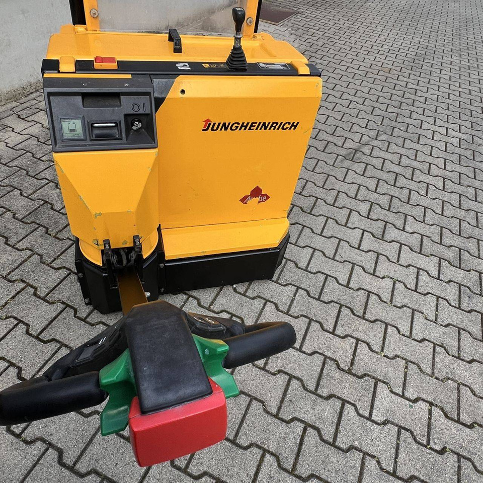 Jungheinrich EJC-Z16 - Stroj za zlaganje: slika 4 Jungheinrich EJC-Z16 - Stroj za zlaganje: slika 4