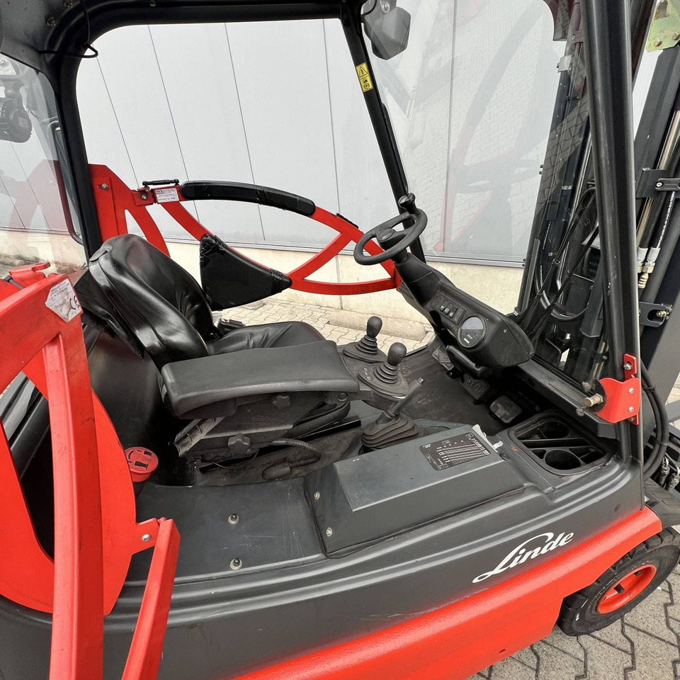 Linde E25S (336-03) - Električni viličar: slika 4 Linde E25S (336-03) - Električni viličar: slika 4