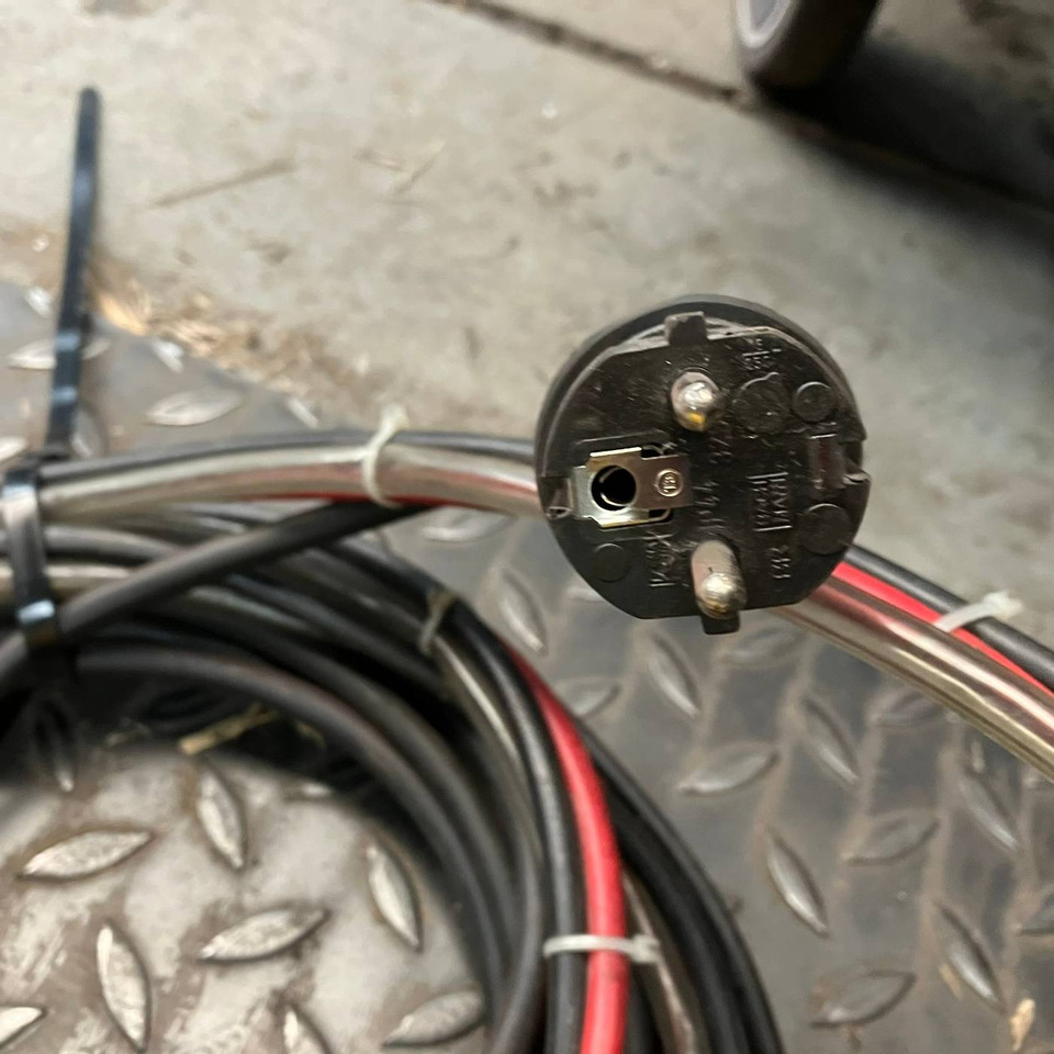 Hawker 24V/60A Lifetech - Rezervni deli za Oprema za rokovanje z materiali: slika 4 Hawker 24V/60A Lifetech - Rezervni deli za Oprema za rokovanje z materiali: slika 4