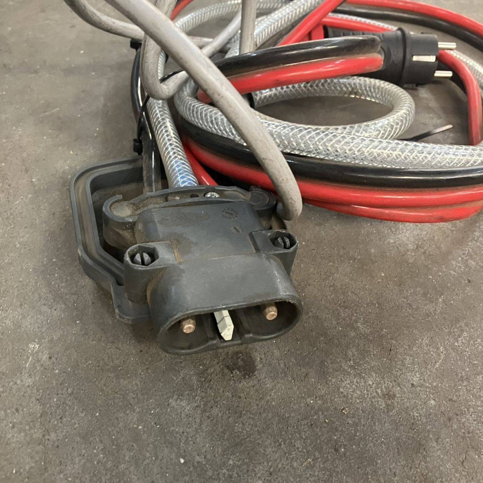 Hawker E24V/30A - Rezervni deli za Oprema za rokovanje z materiali: slika 4 Hawker E24V/30A - Rezervni deli za Oprema za rokovanje z materiali: slika 4