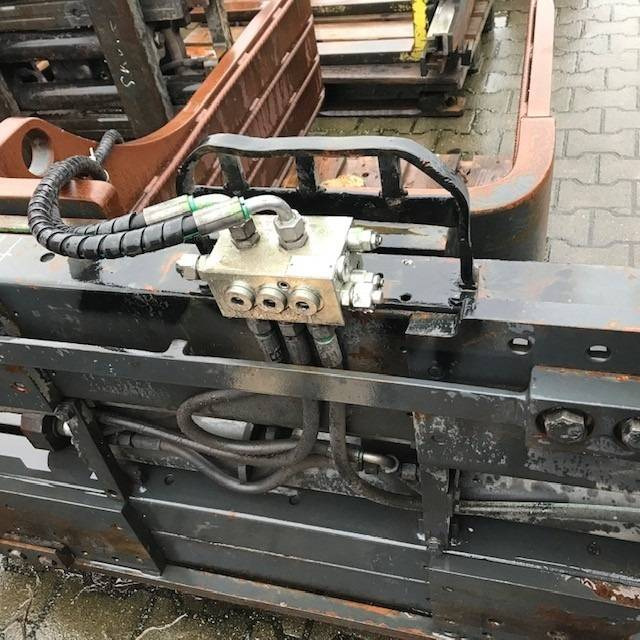 Stabau Bale Clamp - Sponka: slika 2 Stabau Bale Clamp - Sponka: slika 2