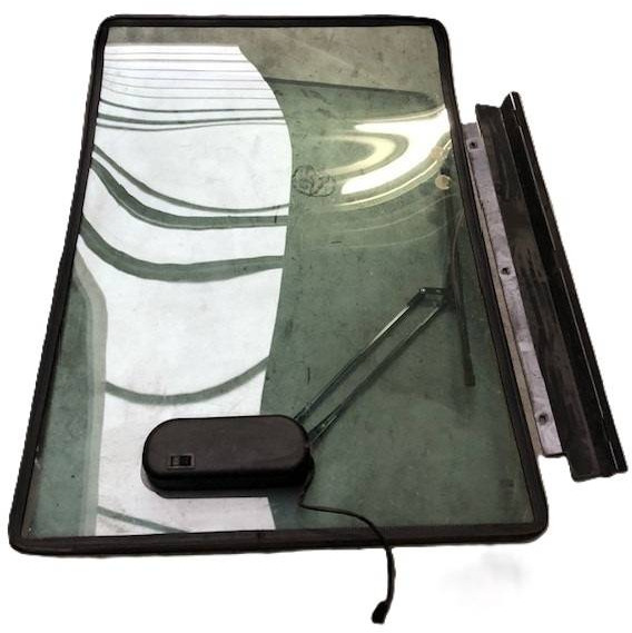 Window Assy, front for Nissan - Okno in deli za Oprema za rokovanje z materiali: slika 1 Window Assy, front for Nissan - Okno in deli za Oprema za rokovanje z materiali: slika 1