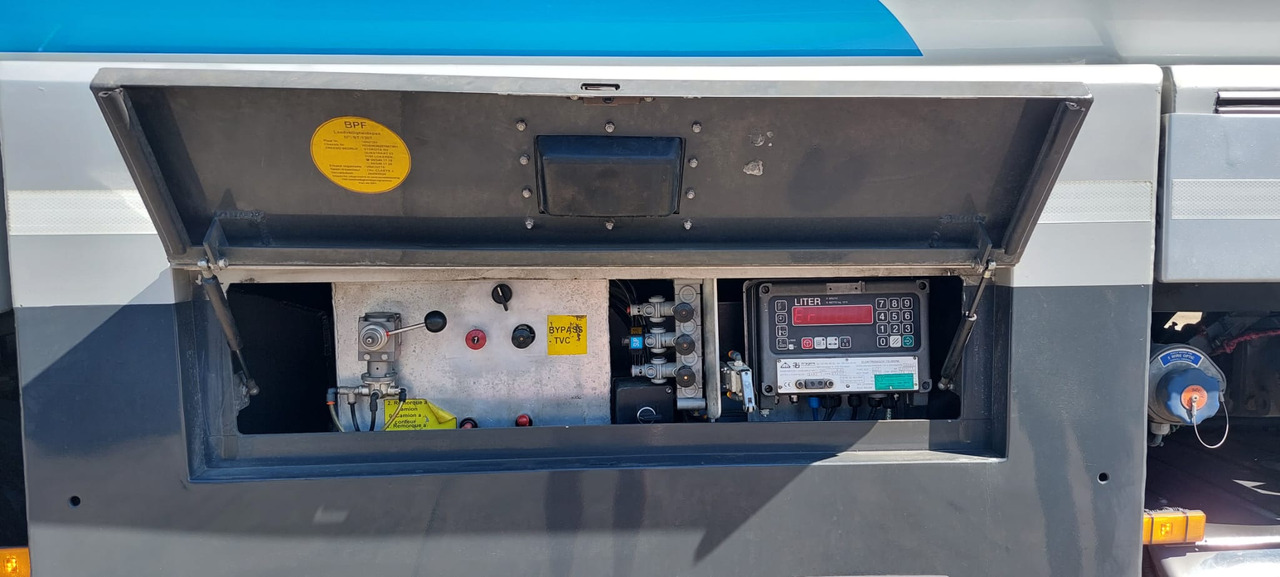 MERCEDES Antos - Tovornjak cisterna: slika 2 MERCEDES Antos - Tovornjak cisterna: slika 2