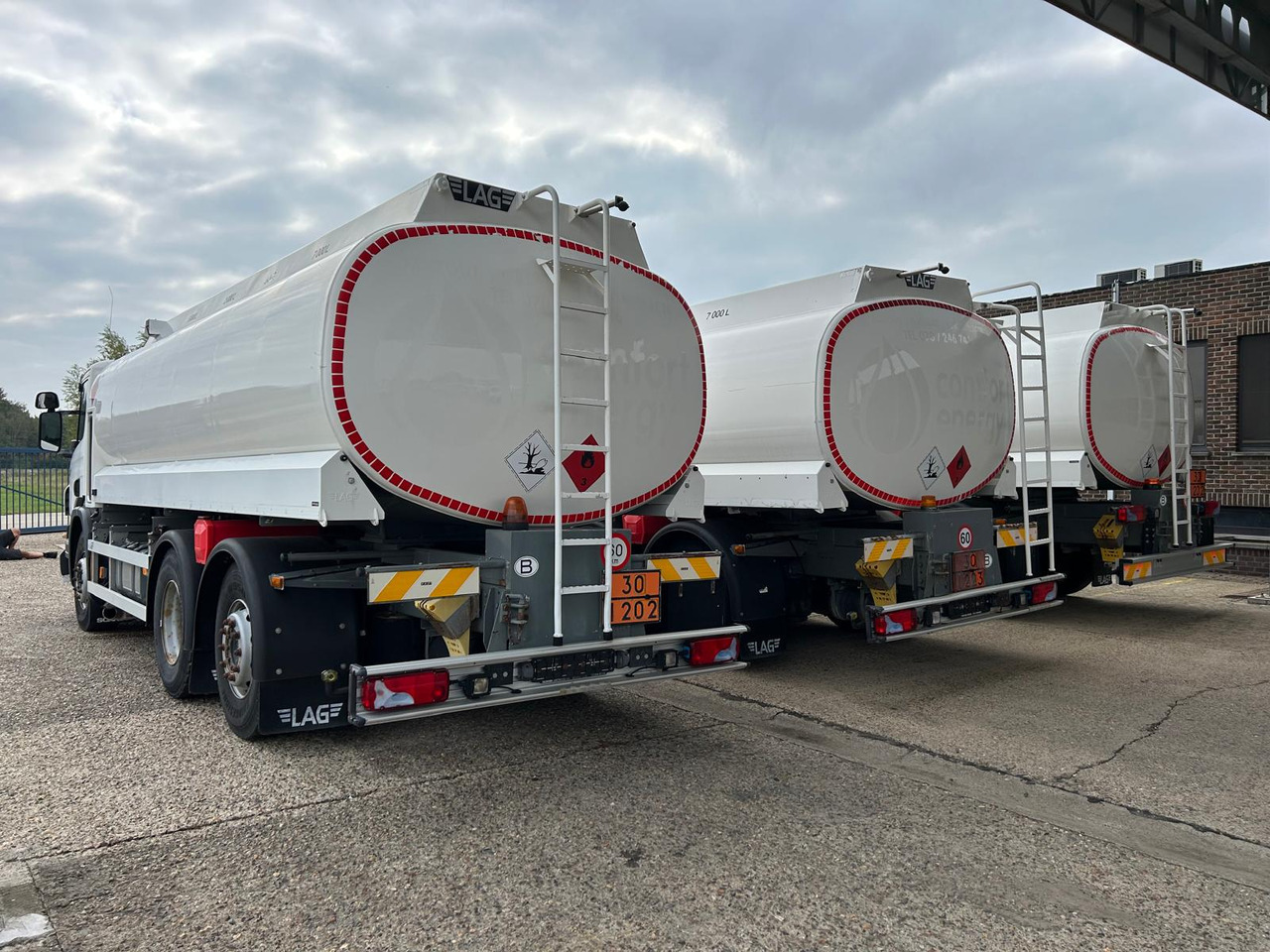 SCANIA P320/P360 (lot of 3) - Tovornjak cisterna: slika 4 SCANIA P320/P360 (lot of 3) - Tovornjak cisterna: slika 4