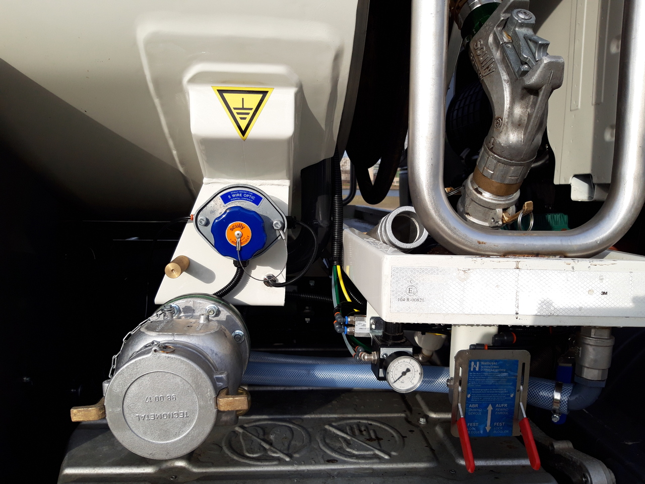 Tovornjak cisterna VOLVO FM: slika 9