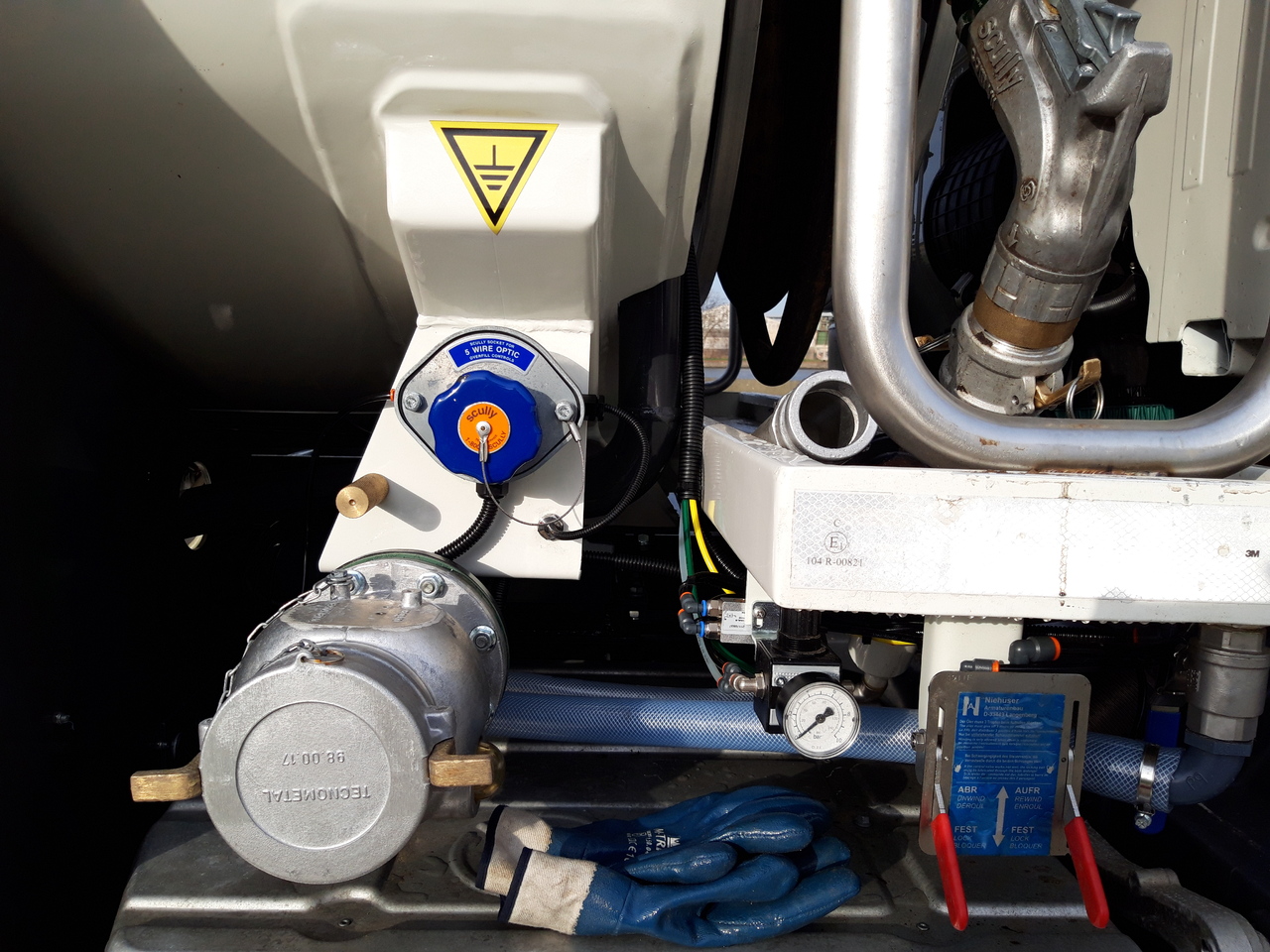 Tovornjak cisterna VOLVO FM: slika 8