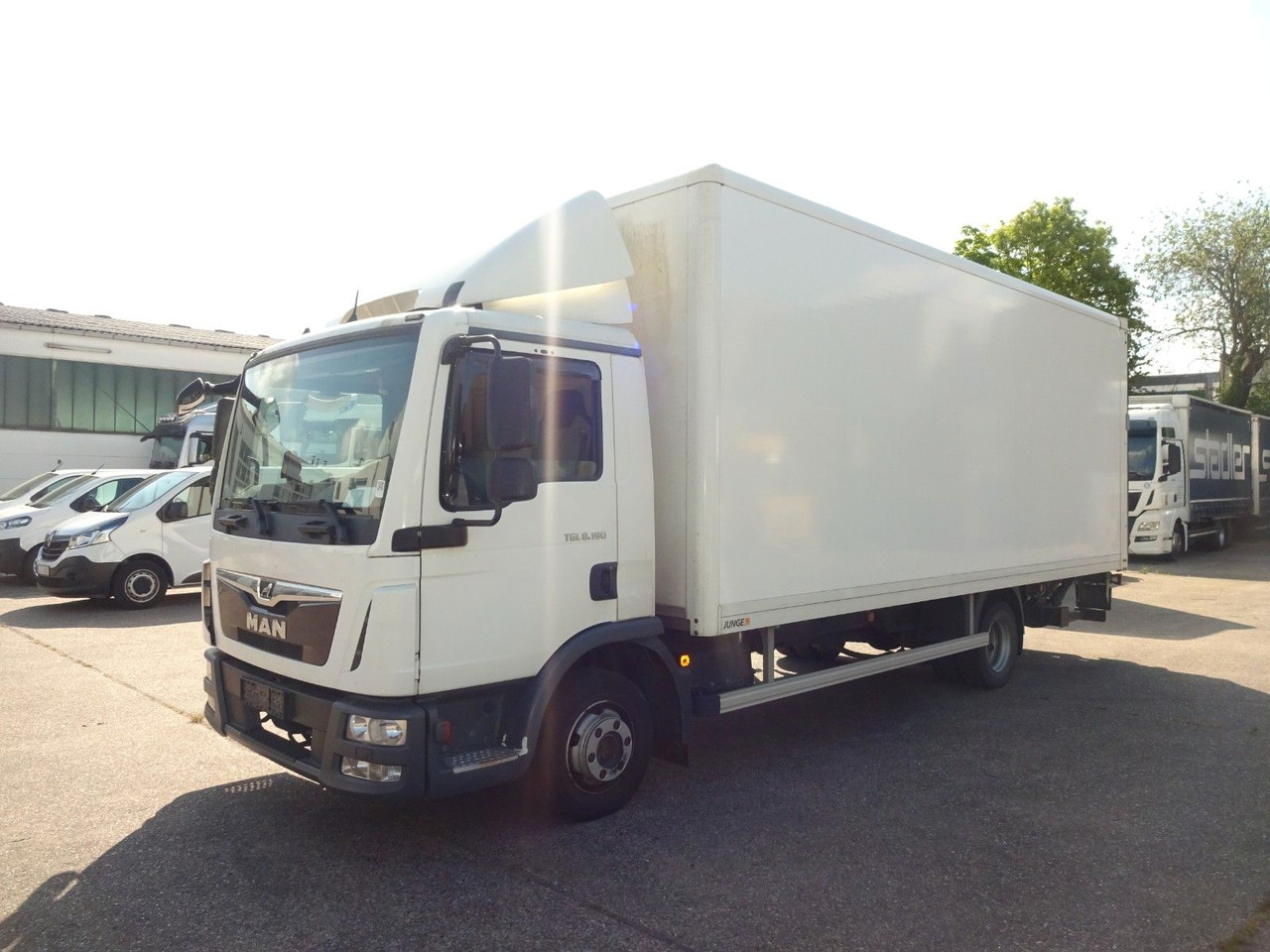 MAN TGL 8.190, LBW, Luft, Tempomat, Standheizung - Dostavno vozilo z zabojnikom: slika 2 MAN TGL 8.190, LBW, Luft, Tempomat, Standheizung - Dostavno vozilo z zabojnikom: slika 2