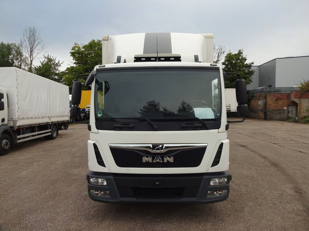 MAN TGL 8.190, LBW, Luft, Tempomat, Standheizung - Dostavno vozilo z zabojnikom: slika 2 MAN TGL 8.190, LBW, Luft, Tempomat, Standheizung - Dostavno vozilo z zabojnikom: slika 2