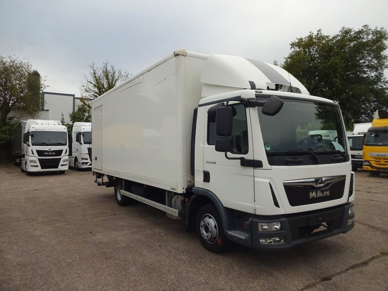 MAN TGL 8.190, LBW, Luft, Tempomat, Standheizung - Dostavno vozilo z zabojnikom: slika 3 MAN TGL 8.190, LBW, Luft, Tempomat, Standheizung - Dostavno vozilo z zabojnikom: slika 3