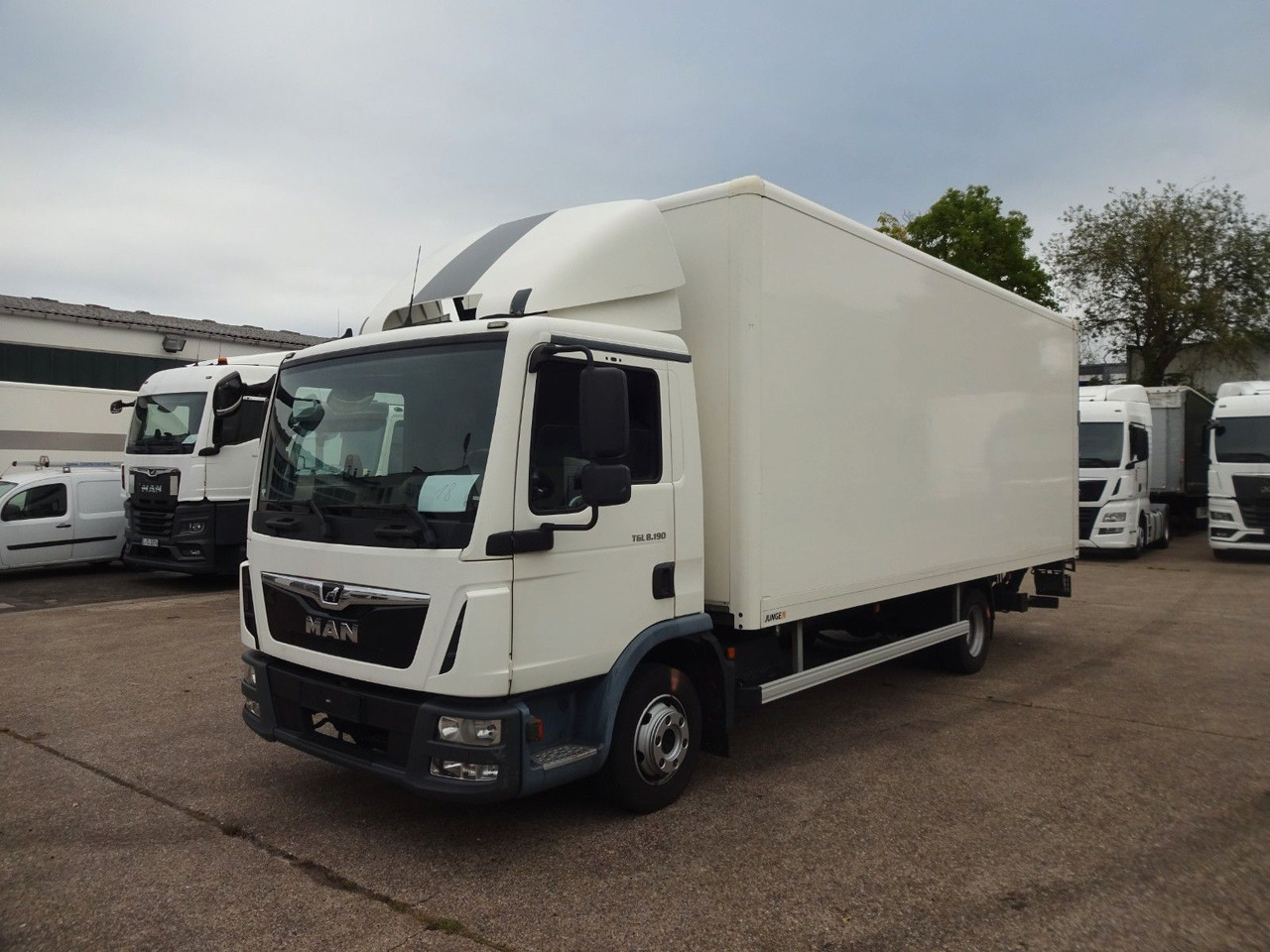 MAN TGL 8.190, LBW, Luft, Tempomat, Standheizung - Dostavno vozilo z zabojnikom: slika 1 MAN TGL 8.190, LBW, Luft, Tempomat, Standheizung - Dostavno vozilo z zabojnikom: slika 1