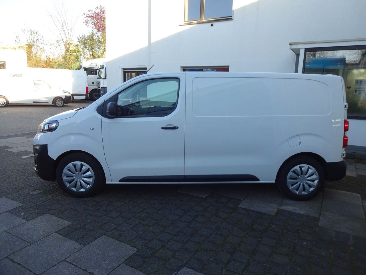 Opel 50 x Vivaro Kasten L1H1, Klima, PDC, - Mali kombi: slika 4 Opel 50 x Vivaro Kasten L1H1, Klima, PDC, - Mali kombi: slika 4