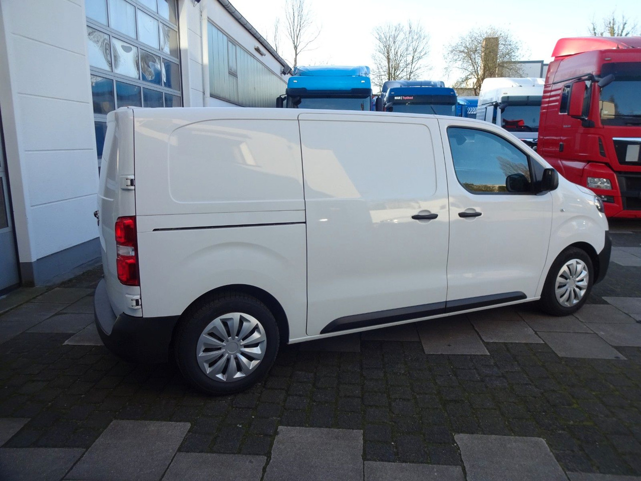 Opel Vivaro Kasten L1H1, Klima, PDC, - Mali kombi: slika 5 Opel Vivaro Kasten L1H1, Klima, PDC, - Mali kombi: slika 5