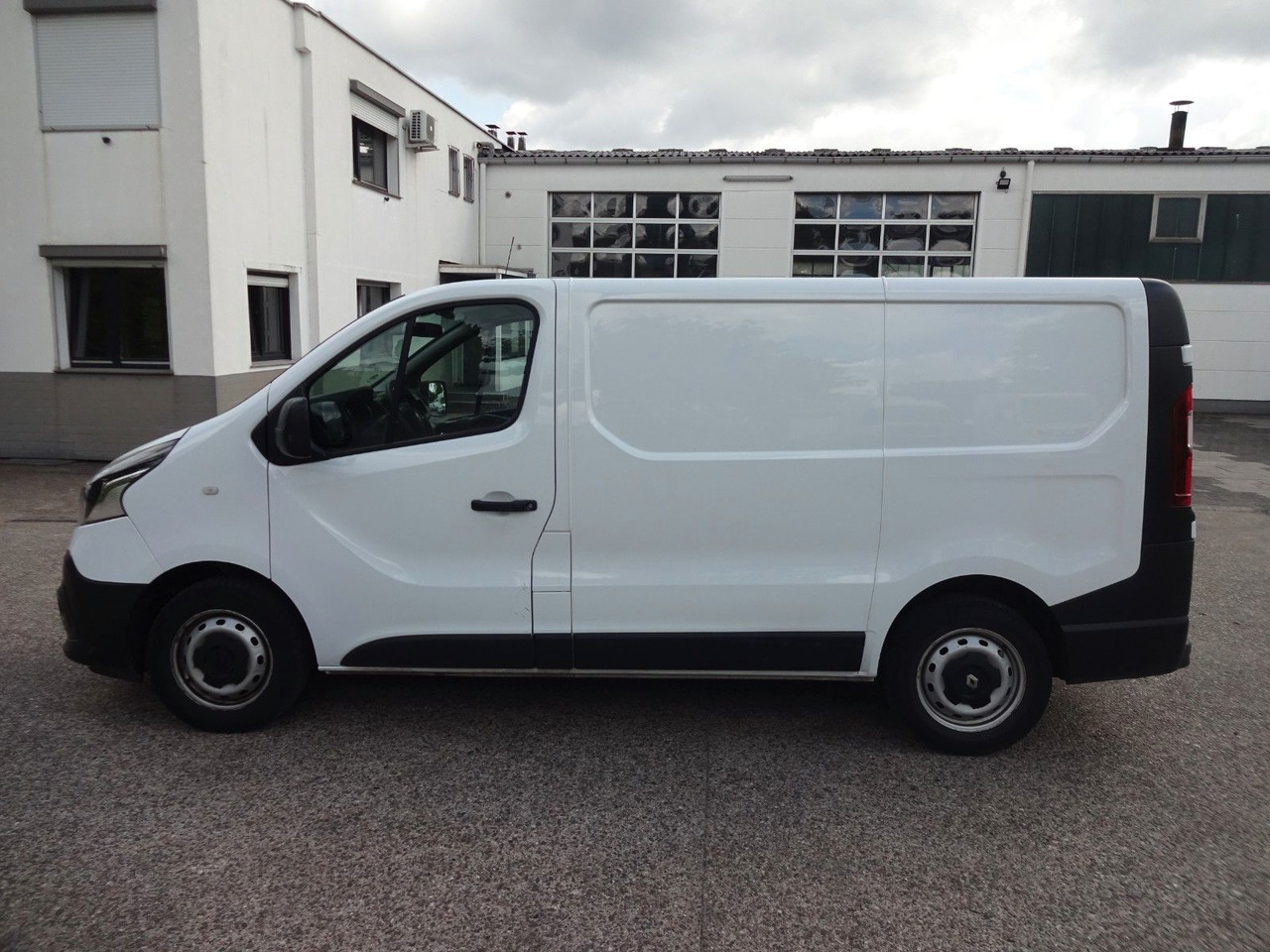 Renault Trafic Kasten L1H1 3,0t,Kamera,PDC,Klima,Tempoma - Mali kombi: slika 4 Renault Trafic Kasten L1H1 3,0t,Kamera,PDC,Klima,Tempoma - Mali kombi: slika 4