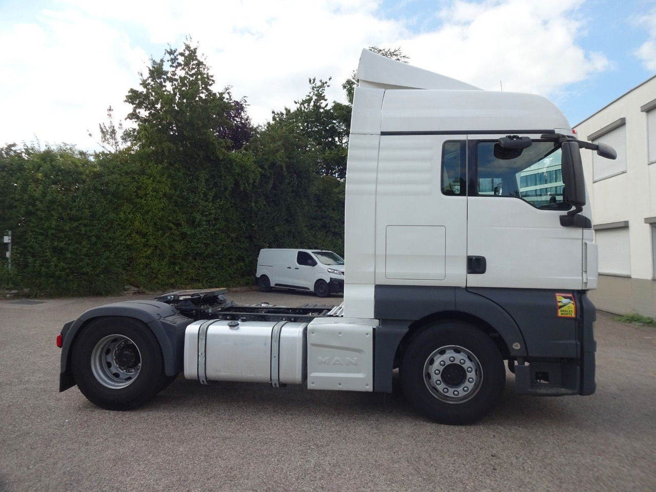 MAN 10 x TGX 18.470, XLX, Intarder, ACC, 2 Tank - Vlačilec: slika 4 MAN 10 x TGX 18.470, XLX, Intarder, ACC, 2 Tank - Vlačilec: slika 4