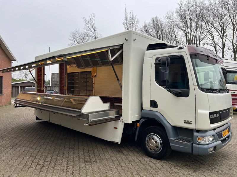 DAF LF 180 4X2 Verkoopopbouw/Verkaufsaufbau +Koeling Hydraulisch uitklapbaar - Tovornjak s hrano: slika 1 DAF LF 180 4X2 Verkoopopbouw/Verkaufsaufbau +Koeling Hydraulisch uitklapbaar - Tovornjak s hrano: slika 1