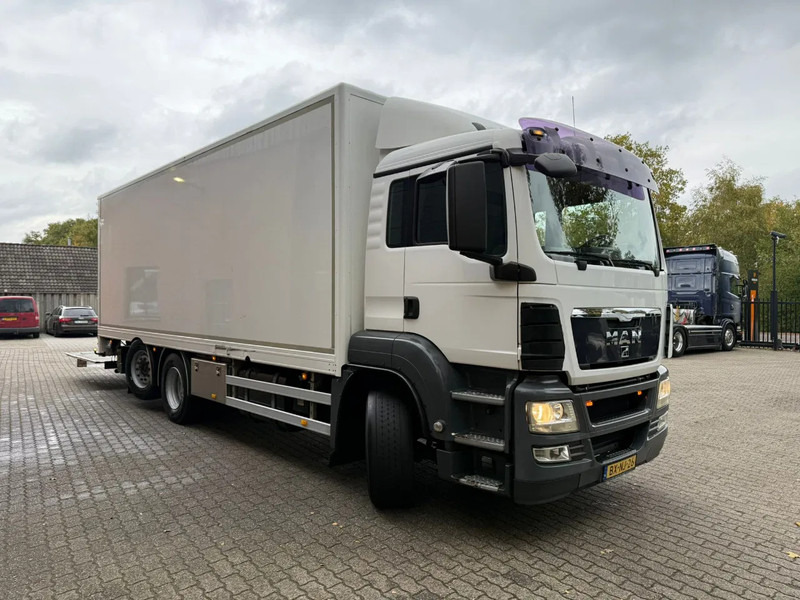 MAN TGS 26.320 Koffer Stuuras AHK 2500KG LBW 580.347KM! NL Truck - Tovornjak zabojnik: slika 2 MAN TGS 26.320 Koffer Stuuras AHK 2500KG LBW 580.347KM! NL Truck - Tovornjak zabojnik: slika 2