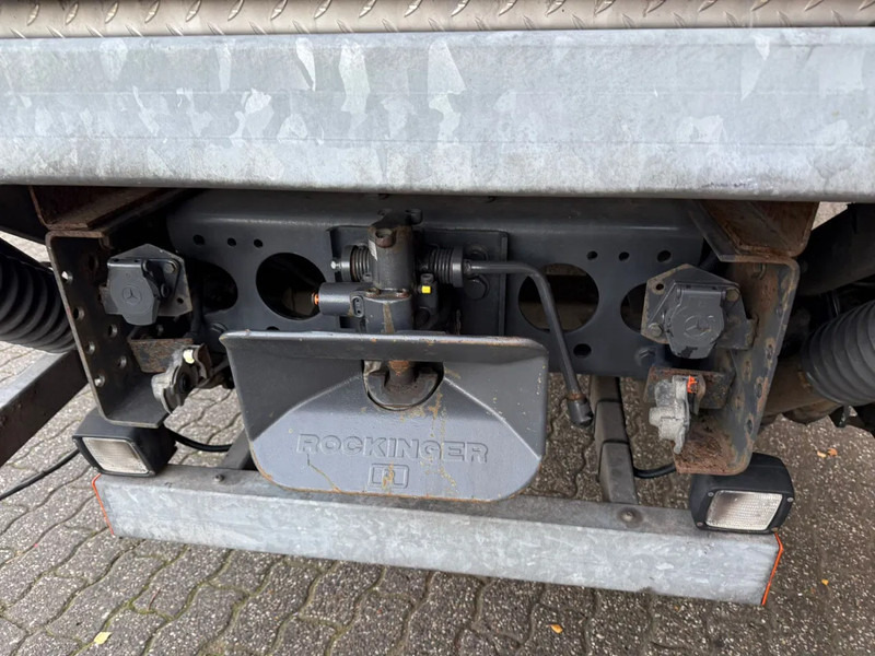 Mercedes-Benz Antos 1930 Frigoblock Dual temp 3 compartiments LBW AHK 319.640KM EURO 6 NL Truck! - Izotermični tovornjak: slika 5 Mercedes-Benz Antos 1930 Frigoblock Dual temp 3 compartiments LBW AHK 319.640KM EURO 6 NL Truck! - Izotermični tovornjak: slika 5