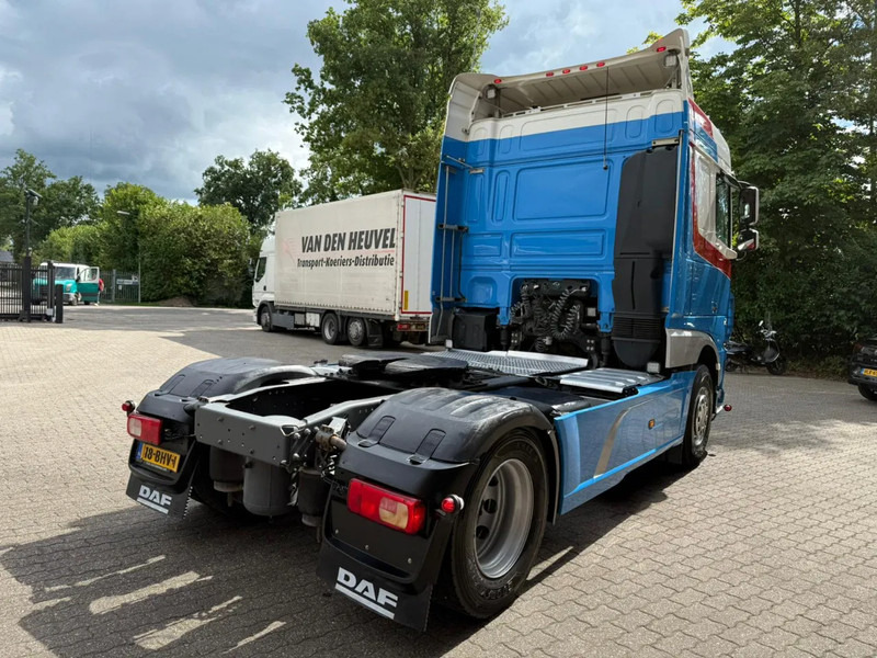 DAF XF 440 XF 440 FT Space Cab Special Interior NL Truck - Vlačilec: slika 4 DAF XF 440 XF 440 FT Space Cab Special Interior NL Truck - Vlačilec: slika 4