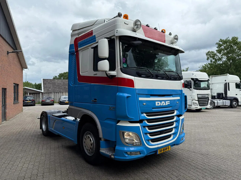 DAF XF 440 XF 440 FT Space Cab Special Interior NL Truck - Vlačilec: slika 2 DAF XF 440 XF 440 FT Space Cab Special Interior NL Truck - Vlačilec: slika 2