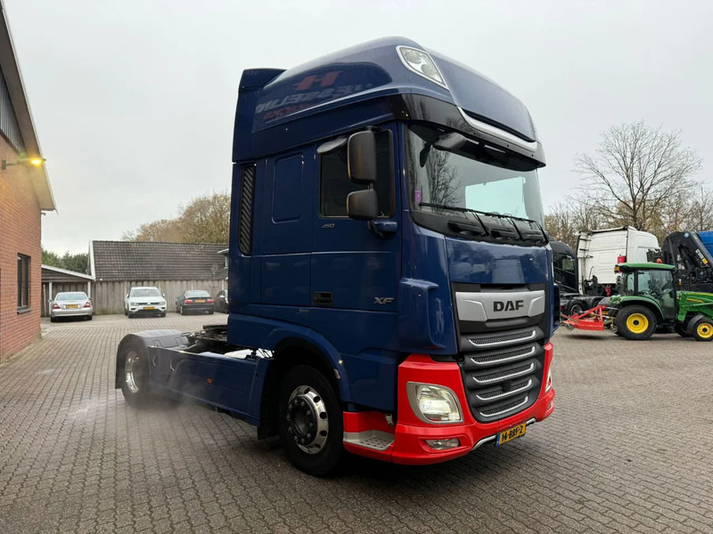DAF XF 450 SSC Super Space LED Standairco Leer NL Truck APK 01-2026 - Vlačilec: slika 4 DAF XF 450 SSC Super Space LED Standairco Leer NL Truck APK 01-2026 - Vlačilec: slika 4