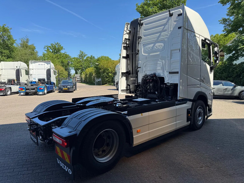 Volvo FH 500 AERO NEW! 9 Ton Vooras Globetrotter XL, PTO, ACC, Standairco, Retarder, 2 tanks, LED - Vlačilec: slika 4 Volvo FH 500 AERO NEW! 9 Ton Vooras Globetrotter XL, PTO, ACC, Standairco, Retarder, 2 tanks, LED - Vlačilec: slika 4
