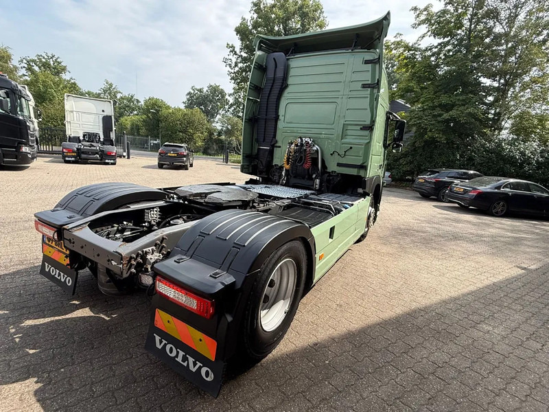 Volvo FM 370 Globetrotter XL Xenon Side skirts NL Truck - Vlačilec: slika 4 Volvo FM 370 Globetrotter XL Xenon Side skirts NL Truck - Vlačilec: slika 4