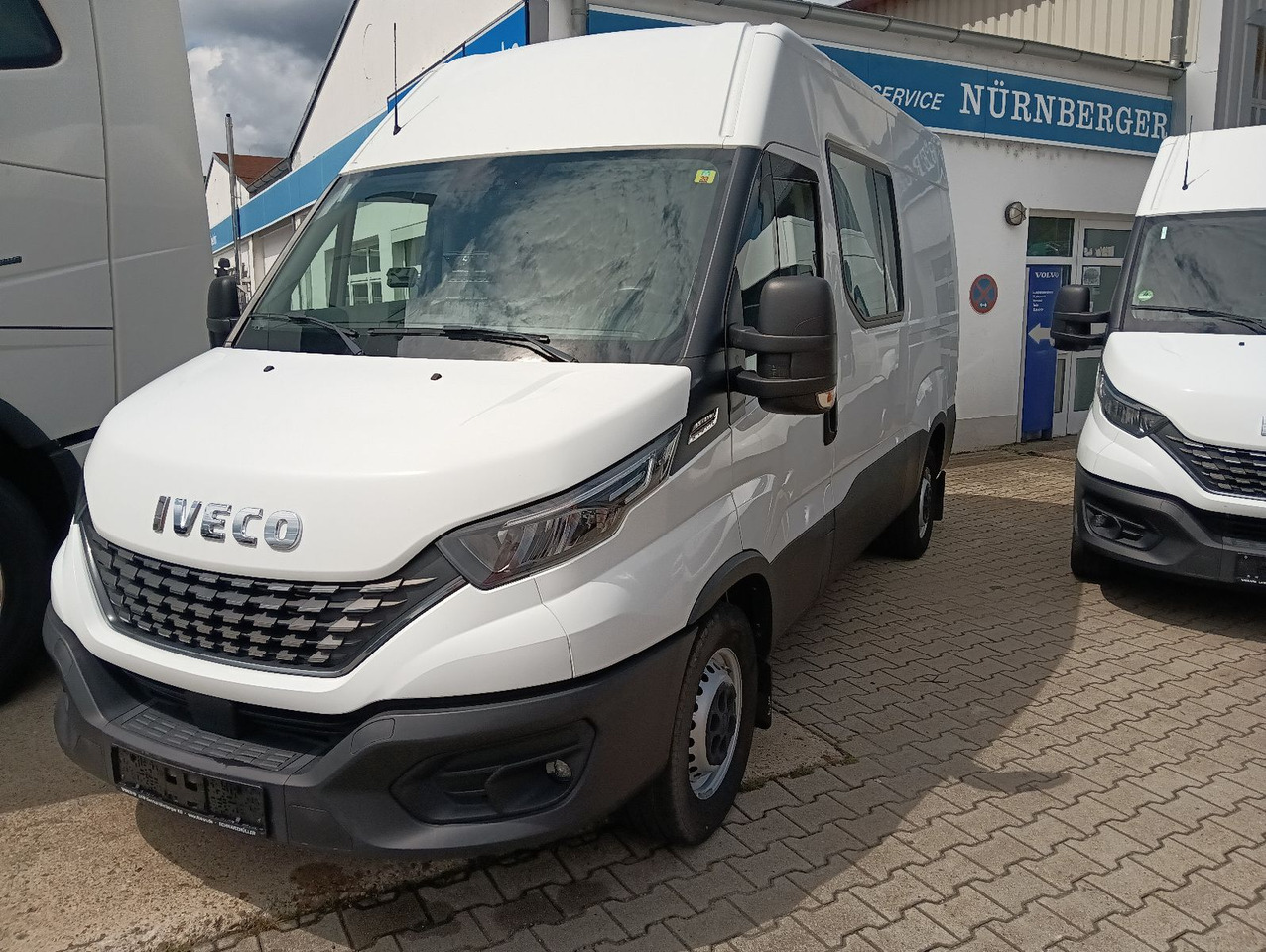 Iveco Daily Kasten HKa 35S21 V WB3520 AHK, Standheizun - Furgon: slika 2 Iveco Daily Kasten HKa 35S21 V WB3520 AHK, Standheizun - Furgon: slika 2