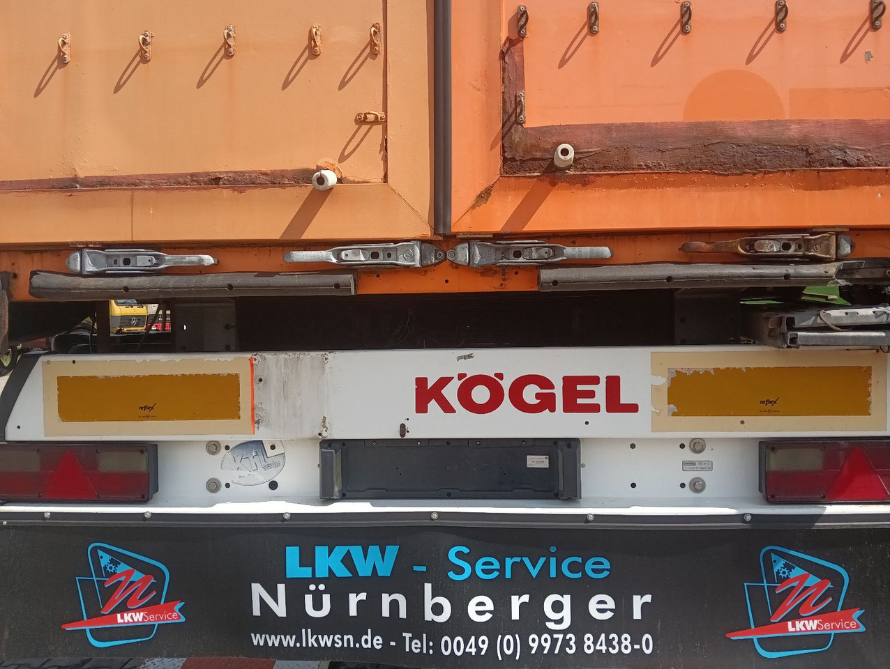 Kögel SN24BORDWANDSIDER EDSCHA BPW Disc Lift Portaltür - Polprikolica s ponjavo: slika 4 Kögel SN24BORDWANDSIDER EDSCHA BPW Disc Lift Portaltür - Polprikolica s ponjavo: slika 4