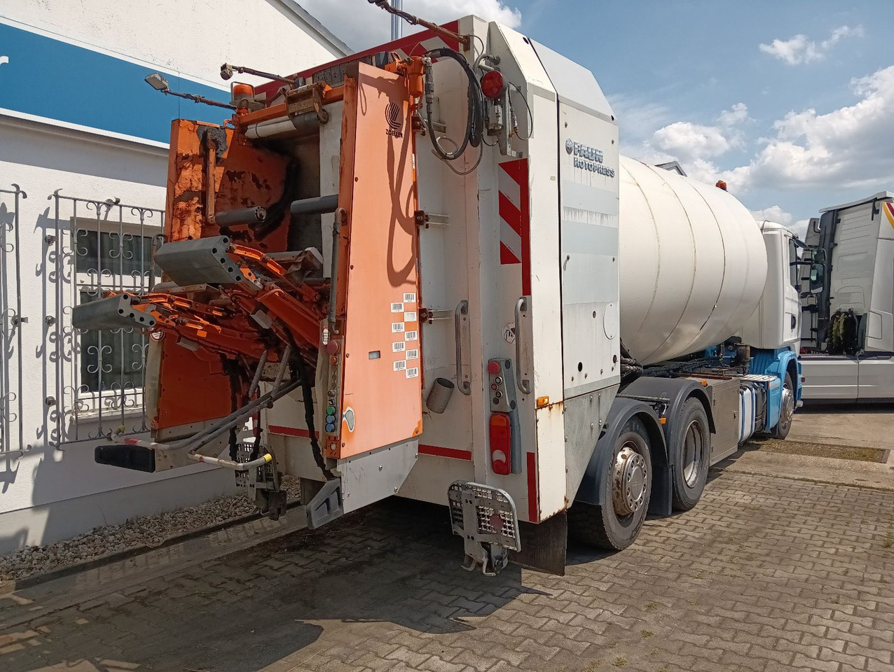 Scania G360 6x2 RETARDER FAUN ROTOPRESS 521L Zöller 230 - Smetarski tovornjak: slika 3 Scania G360 6x2 RETARDER FAUN ROTOPRESS 521L Zöller 230 - Smetarski tovornjak: slika 3