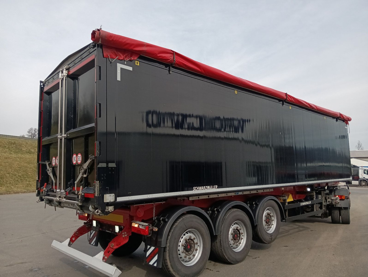 Schwarzmüller K-Serie ALU 54m3 Getreide 6250kg TopZustand - Kiper polprikolica: slika 2 Schwarzmüller K-Serie ALU 54m3 Getreide 6250kg TopZustand - Kiper polprikolica: slika 2
