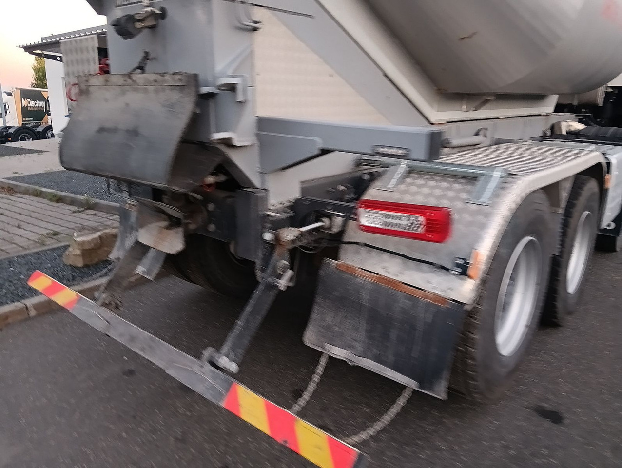 Volvo FH500 8x4R RETARDER LIFT MEILLER-Asphalt FunkAHK - Tovornjak prekucnik: slika 4 Volvo FH500 8x4R RETARDER LIFT MEILLER-Asphalt FunkAHK - Tovornjak prekucnik: slika 4