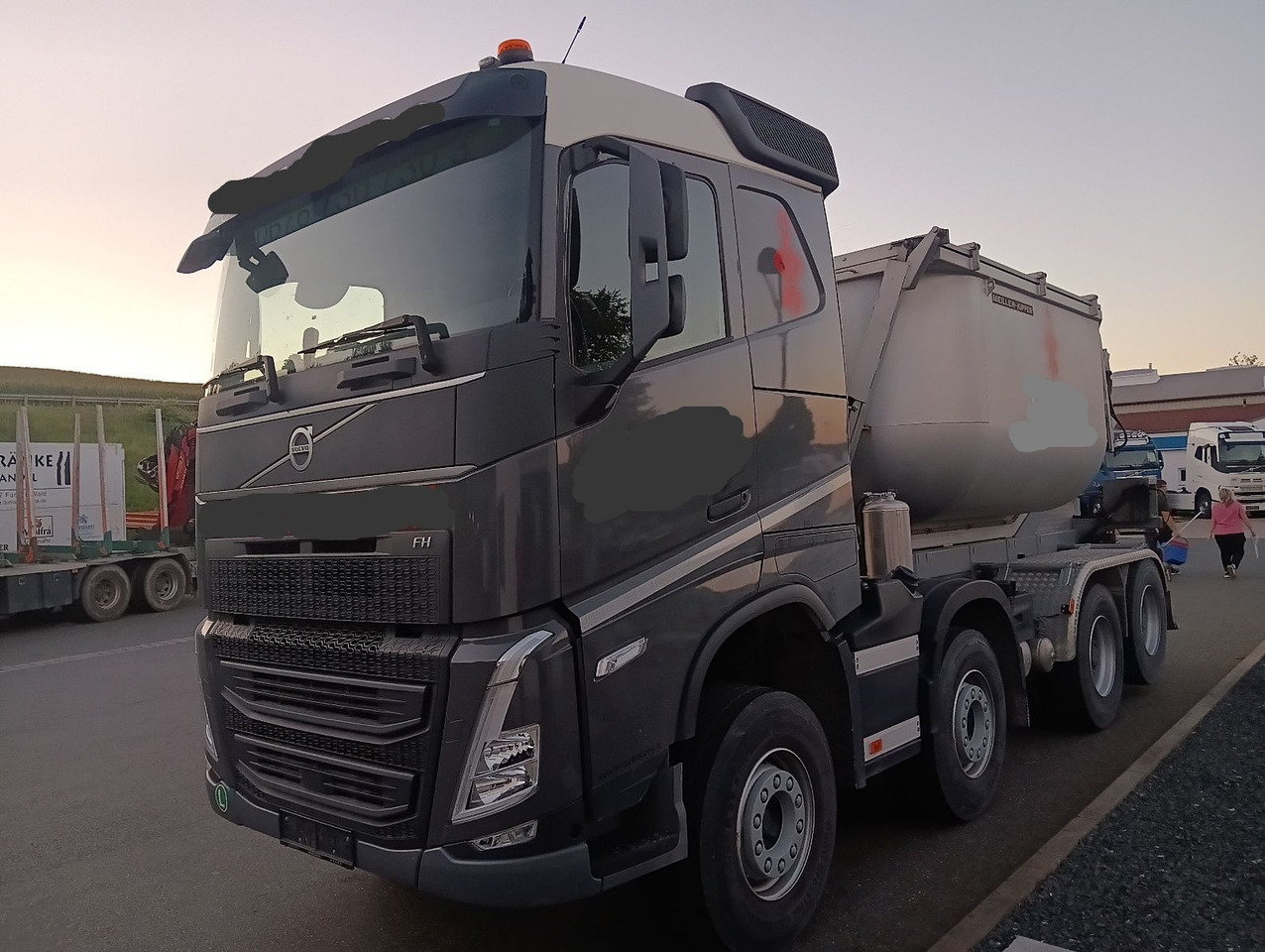 Volvo FH500 8x4R RETARDER LIFT MEILLER-Asphalt FunkAHK - Tovornjak prekucnik: slika 1 Volvo FH500 8x4R RETARDER LIFT MEILLER-Asphalt FunkAHK - Tovornjak prekucnik: slika 1