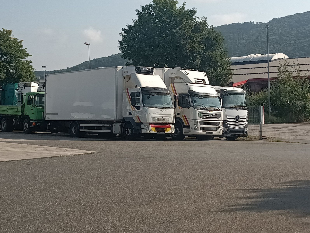 Volvo FM13-460 EEV 6x2R CarrierSupra550 7,3m LBW1.5t - Tovornjak hladilnik: slika 4 Volvo FM13-460 EEV 6x2R CarrierSupra550 7,3m LBW1.5t - Tovornjak hladilnik: slika 4