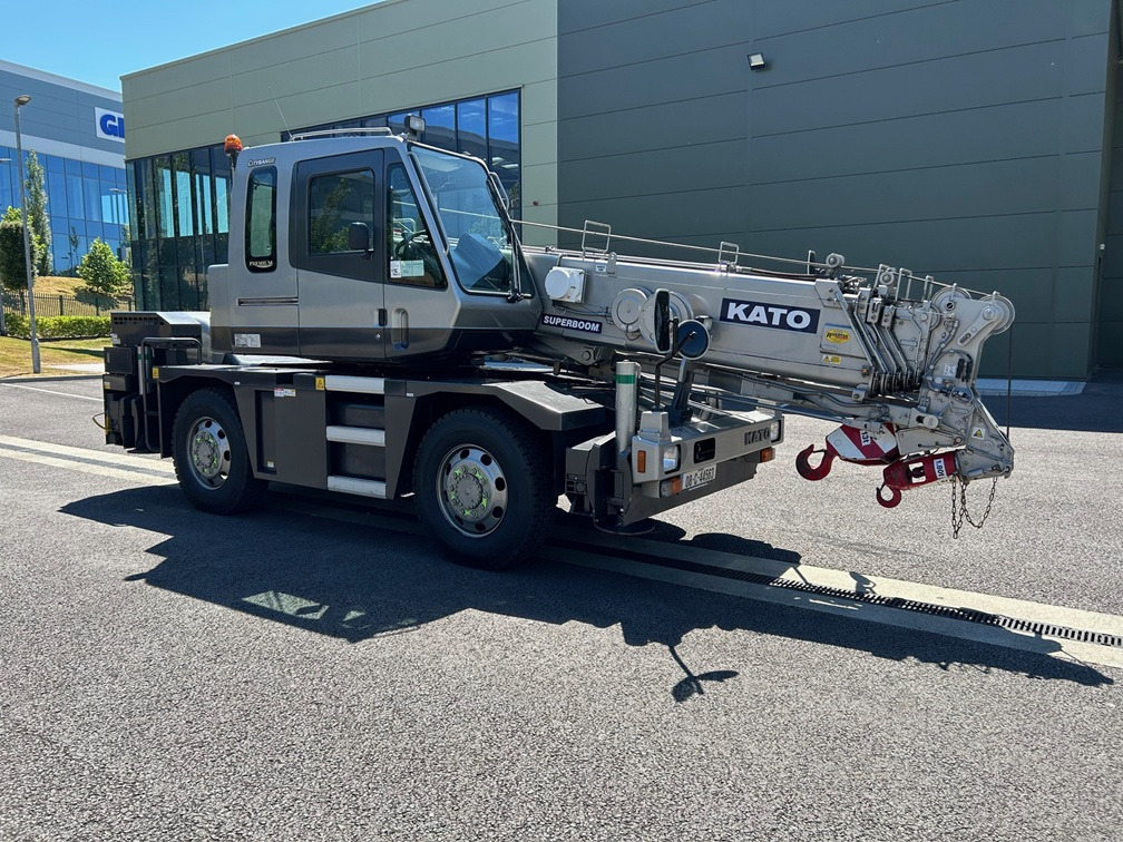 KATO 13 Ton City Crane with Only 6,822kms and 1,362 hours from New - Avtodvigalo za vse namene: slika 3 KATO 13 Ton City Crane with Only 6,822kms and 1,362 hours from New - Avtodvigalo za vse namene: slika 3