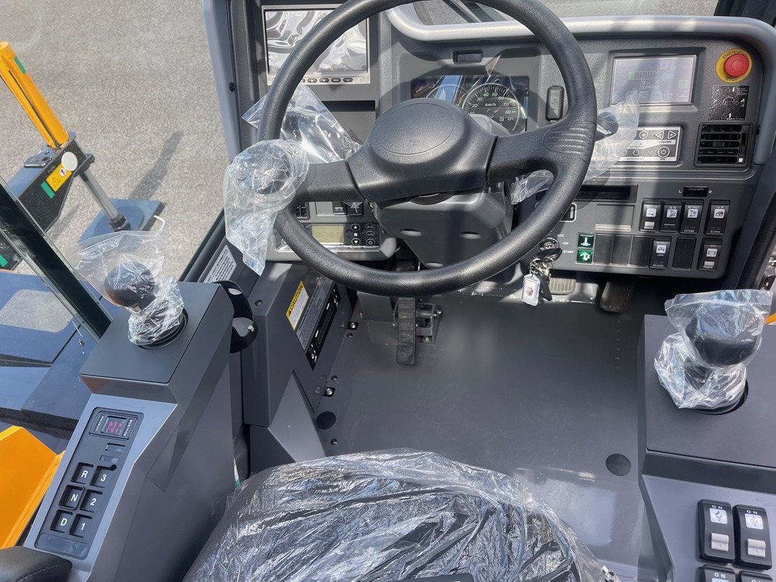 Nov Avtodvigalo KATO CR-130Rv - 13 Ton Crane - Joystick Control & Stage V Engine: slika 28