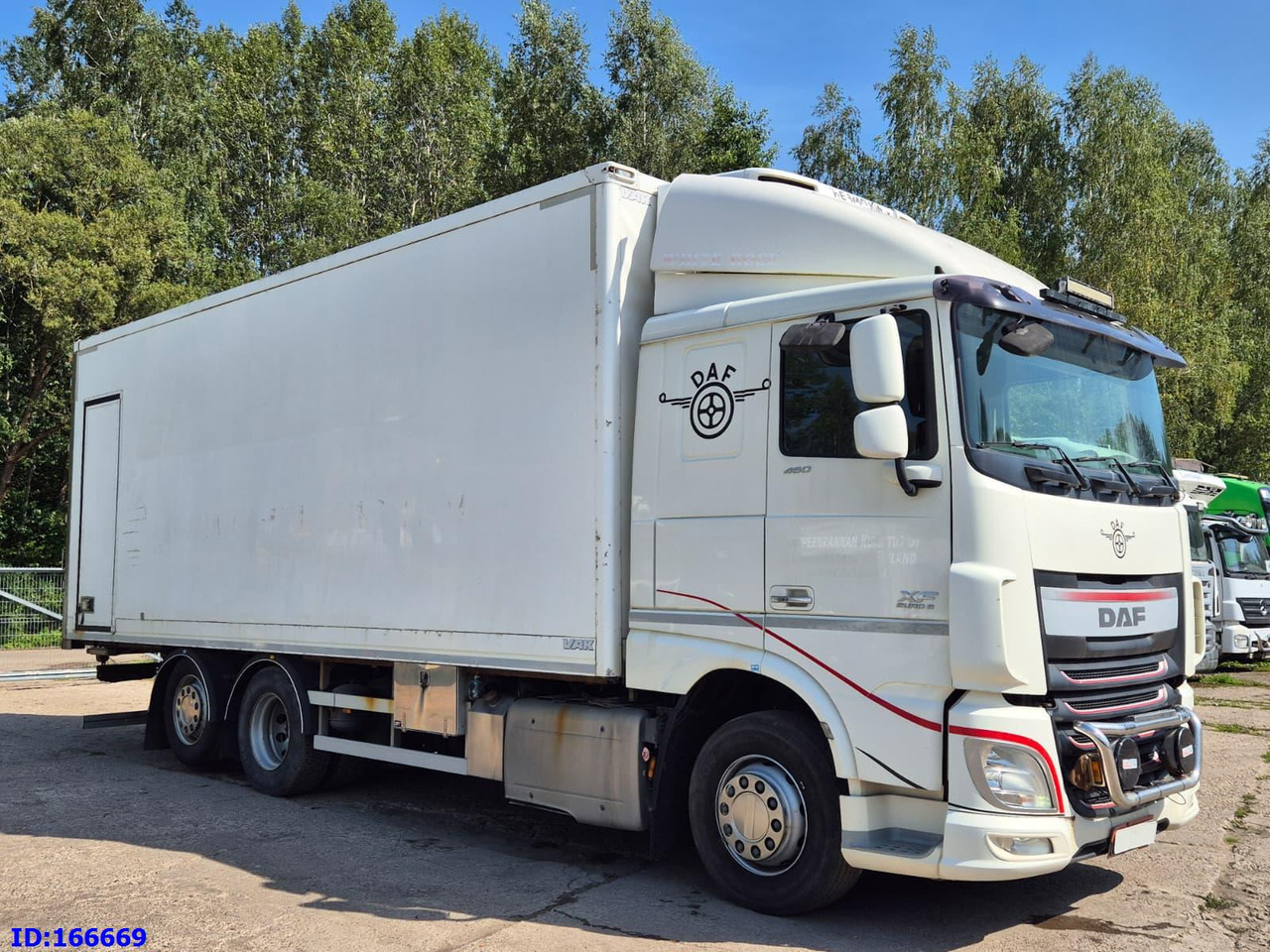 DAF XF 106.460 FAR 6X2 Euro6 - Tovornjak hladilnik: slika 4 DAF XF 106.460 FAR 6X2 Euro6 - Tovornjak hladilnik: slika 4