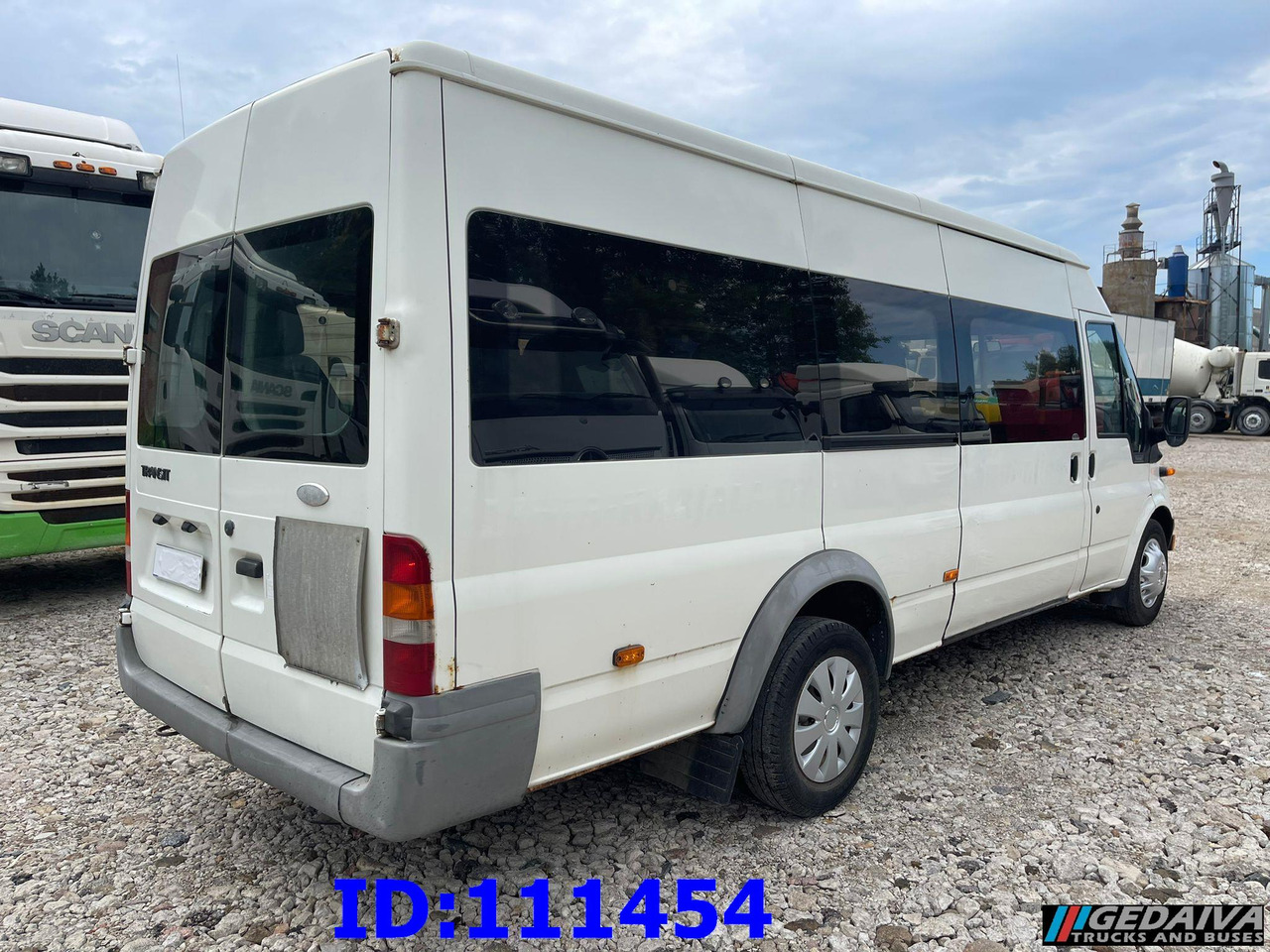 FORD Transit Manual 17-seater - Potovalni avtobus: slika 3 FORD Transit Manual 17-seater - Potovalni avtobus: slika 3