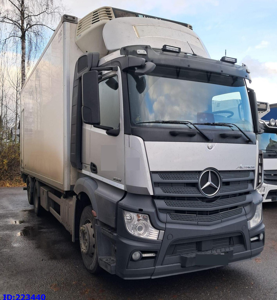MERCEDES-BENZ Actros 2551 6x2 Euro6 - Tovornjak hladilnik: slika 2 MERCEDES-BENZ Actros 2551 6x2 Euro6 - Tovornjak hladilnik: slika 2