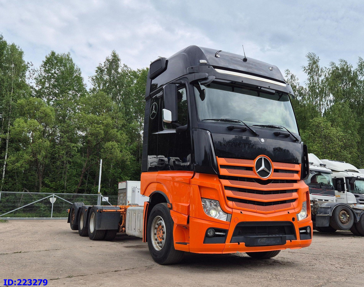 MERCEDES-BENZ Actros 3563 8×4 ( Steering axle) - Tovornjak-šasija: slika 4 MERCEDES-BENZ Actros 3563 8×4 ( Steering axle) - Tovornjak-šasija: slika 4