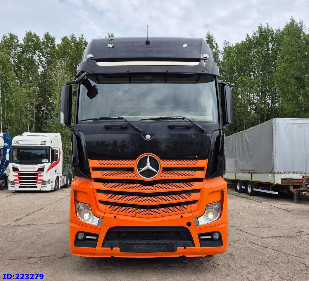 MERCEDES-BENZ Actros 3563 8×4 ( Steering axle) - Tovornjak-šasija: slika 2 MERCEDES-BENZ Actros 3563 8×4 ( Steering axle) - Tovornjak-šasija: slika 2